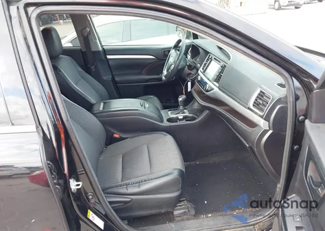 2018 Toyota Highlander Le Plus from USA, damaged, VIN 5TDZZRFH6JS266622